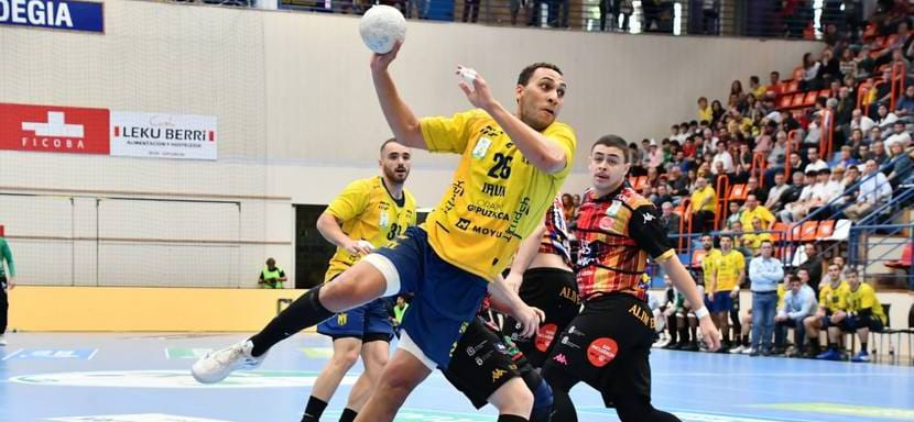 Испания. Бразильский линейный Матеус да Силва продлил контракт с "Бидасоа" ещё на сезон