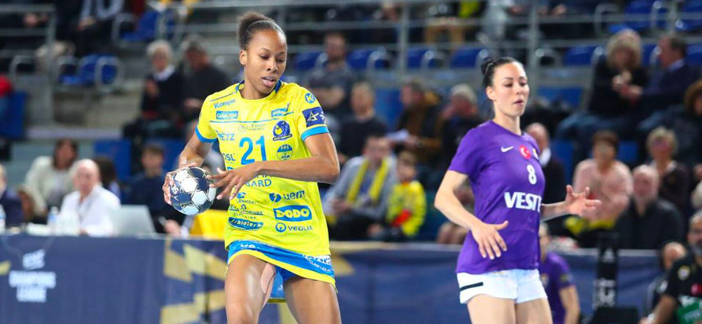 Румыния. Трансферный слух: в новом сезоне сёстры-близняшки Орлан и Лора Канор воссоединятся. Левая крайняя перейдёт из "Меца" в "Рапид"