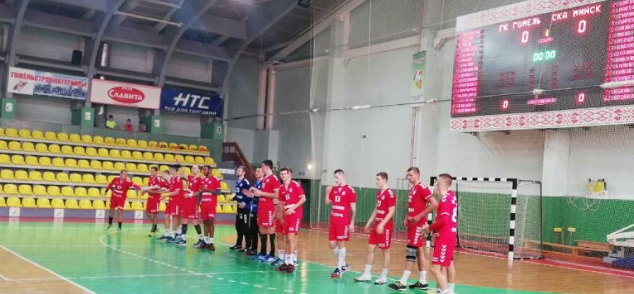 Минский армеец Дмитрий Камышик забросил первый мяч после возвращения в гандбол