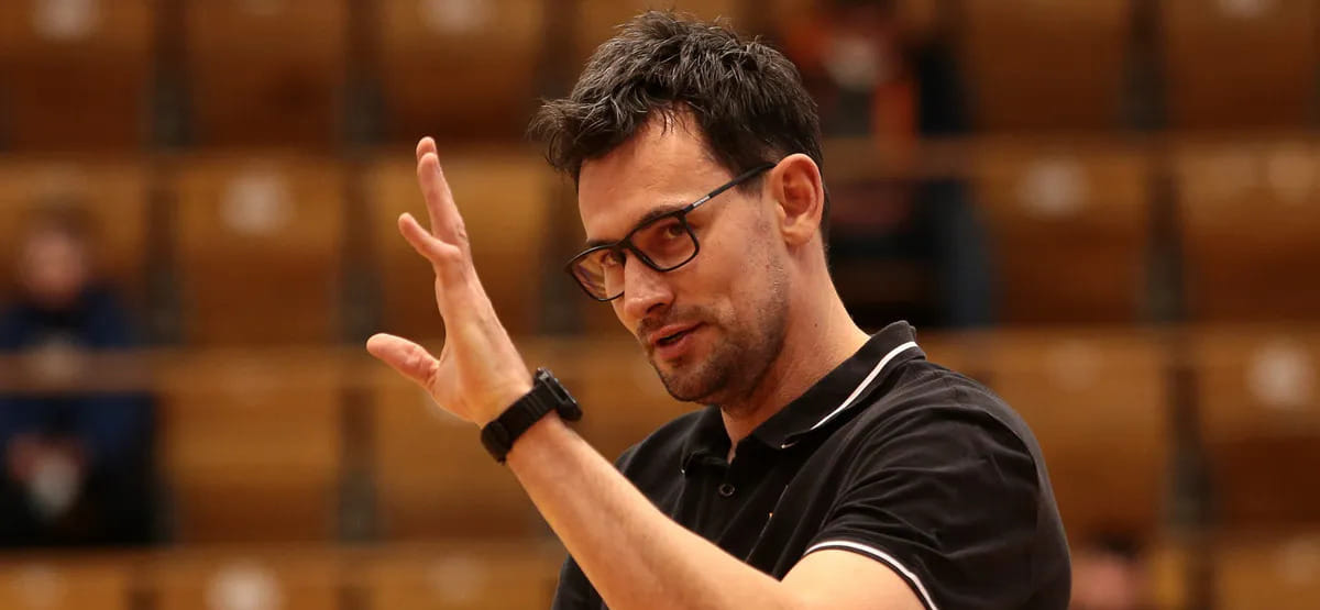 ЧЕ-2024. Марцин Лиевски: "Аркадиушу Оссовскому предстоит обследование. Пока вместо него в Берлин поедет Пётр Ендращик"