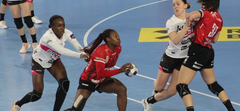 Завершается стадия четвертьфиналов в женской Лиге чемпионов: "Брест" Вяхиревой принимает "Глорию Бистрицу", "Бухарест" Масловой — "Эсбьерг"