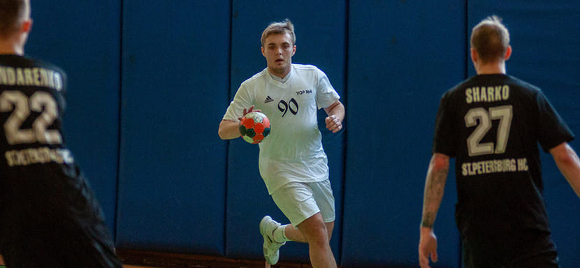 Суперлига. "Нева" из Санкт-Петербурга арендовала у "Чеховских Медведей" 20-летнего разыгрывающего Евгения Грибкова