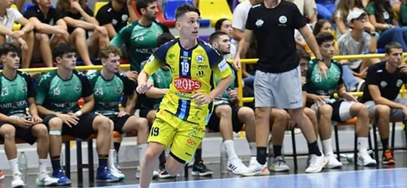 Испания. "Адемар" объявил имя пятого новичка. Им стал правый крайний Альваро Дуарте