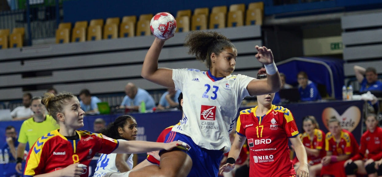 Евро-2022. В сборной Франции замена. Травмированную Полетту Фоппа заменит линейная "Меца" Сара Буктит