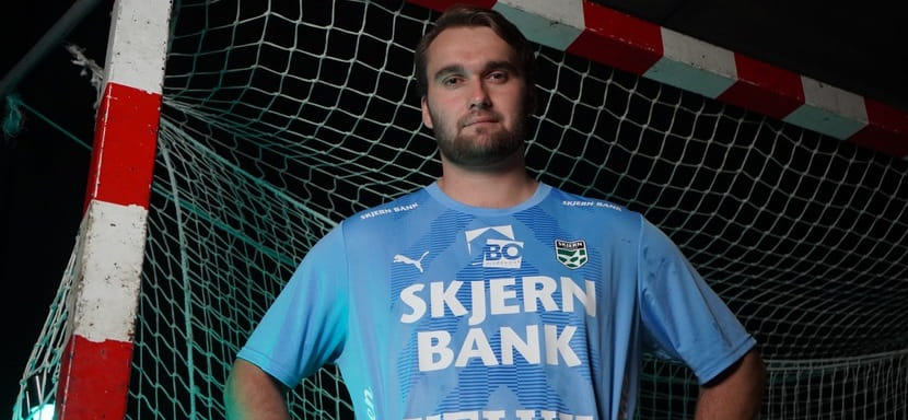 Дания. "Скьерн", несмотря на предложения зарубежных клубов, сохранил 24-летнего вратаря Кристоффера Бонде