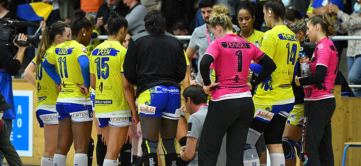 Франция. Претендовавший на медали женского чемпионата "Бур-де-Пеж" лишен еще девяти очков решением местной федерации гандбола