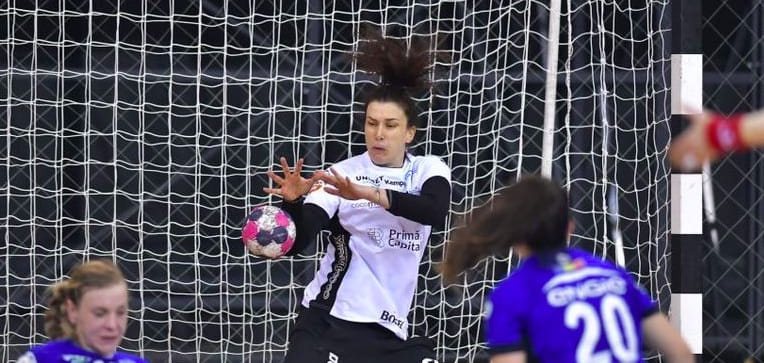 Елену Грубишич убедили остаться в "Бухаресте" еще на сезон. В контракте есть пункт: если она забеременеет, соглашение будет расторгнуто