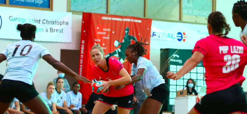 Франция. Ближайший соперник "Ростов-Дона" по Лиге чемпионов "Брест" разгромил "Пари-92" в предсезонном спарринге