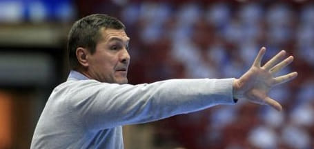 СЕХА-лига. Накануне матча против "Загреба" "Металопластика" объявила об отставке тренера Веселина Вуковича. Это он привел сербов к серебру ЧЕ-2012