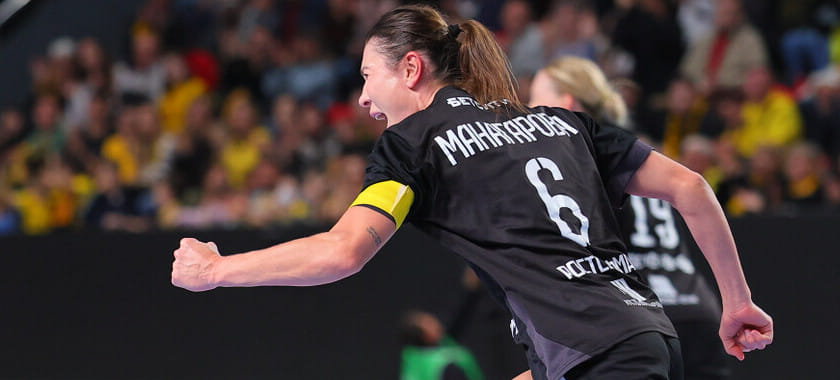 "В мае вернётся!" Как "Ростов" трогательно и красиво провожал Юлию Манагарову в матче с "Университетом"