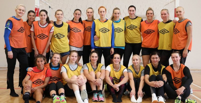 Задержка Лесли, потерянный багаж Ристовской, работа с мячами... Первая тренировка ЦСКА