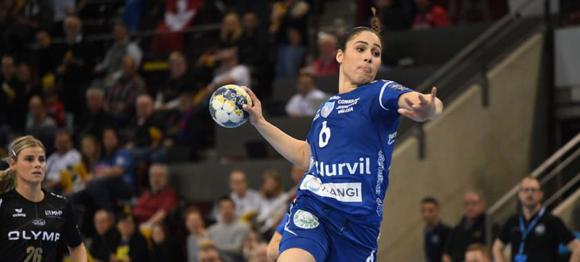 Асма Эльгауи, дебютировавшая за сборную Румынии: "Я не иностранка, я румынка! Меня хорошо приняли". Ранее она играла за сборные Туниса и Венгрии