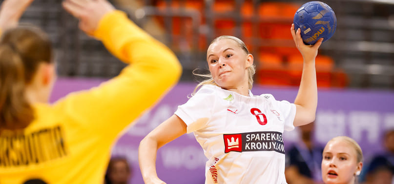 Сборные Дании, Испании и Венгрии одержали очередные победы и вышли в четвертьфинал девичьего чемпионата мира (U-18)