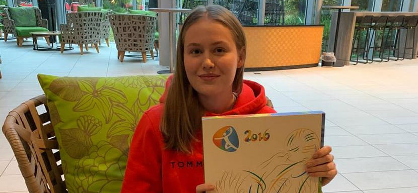 Елена Михайличенко из Лозанны: "Операция была тяжелой. Лечили и порванные "кресты", и перелом"