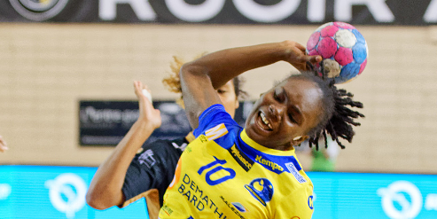 Разыгрывающая "Меца" Мелин Ноканди: "Сестры Канор жили в школе-интернате, а я — в приемной семье, где до меня была Грас Заади"