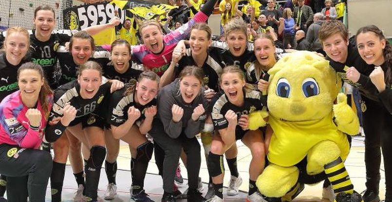 Германия. "Если бы я была мужчиной, то стала бы чемпионом Германии". Игроки и руководители "Боруссии" говорят о дискриминации