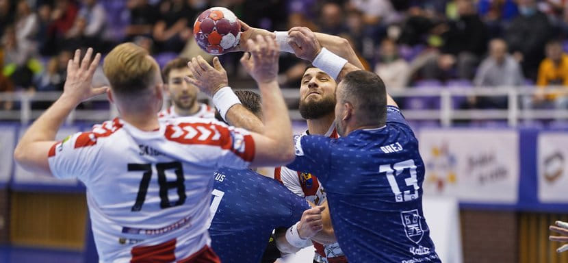 Польша. 5 голов Антона Отрезова помогли "Хроброму" обыграть "Калиш" в серии пенальти, "Погонь" вырвала победу у "Выбжеже"