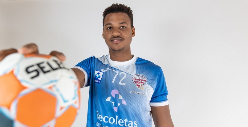 Испания. Кубинский линейный Клаудио Рамос покинул "Вальядолид"