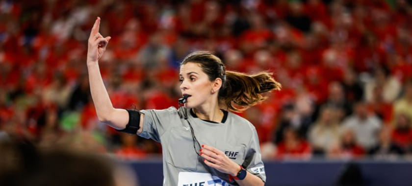 ЧЕ-2022. Арбитры турнира в среднем за игру преодолевали 4,5 км. На ходьбу приходилось 59% времени, на рывки — 4%