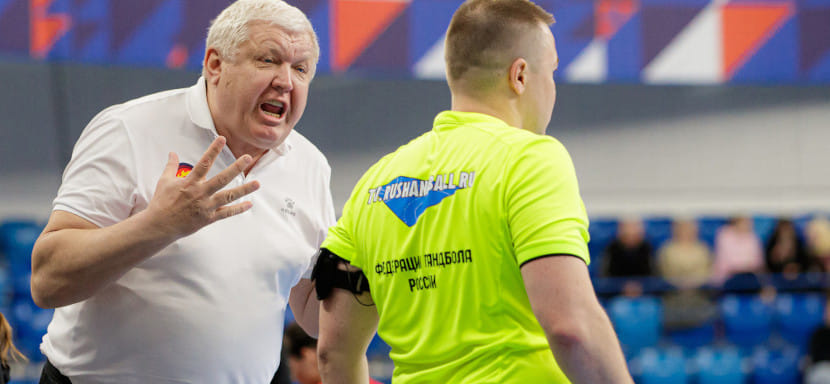 Olimpbet Кубок дружбы. Евгений Трефилов: "Я расстроился, что меня игроки не понимают. Может, я старый стал, пора меня списывать в расход?"