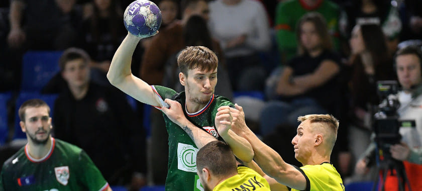 Аттракцион камбэков в Саратове, разгром в Волгограде. В Кубке России дальше идут "аграрии" и "химики"