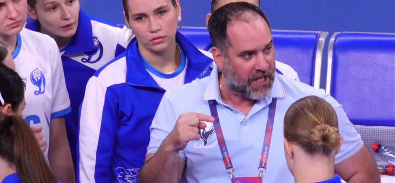 Рулевой "Динамо-Синары" Евгений Дмитриев: "К сожалению, у нас ротация сегодня практически отсутствует — много травмированных игроков"