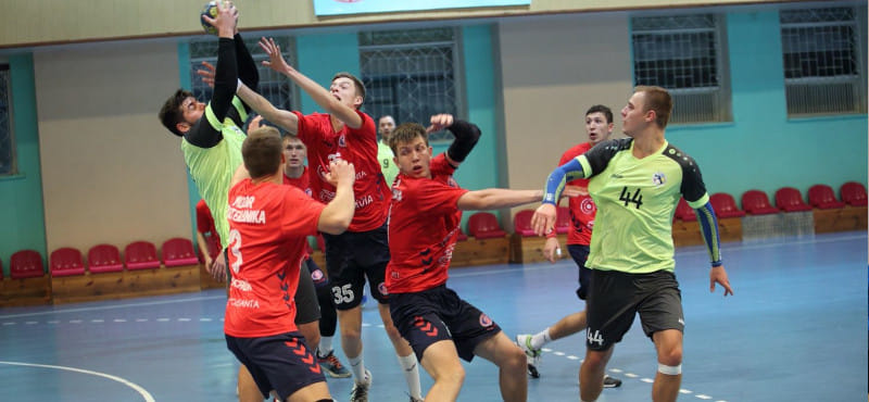 Украина. "Одесса" сыграла вничью с "Мотором-Политехникой" и поднялась на второе место, "Карпаты" одолели ЦСКА