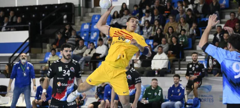 Испания. "Барселона" в статусе чемпиона в гостях разгромила "Синфин", в первом тайме пропустив всего шесть мячей