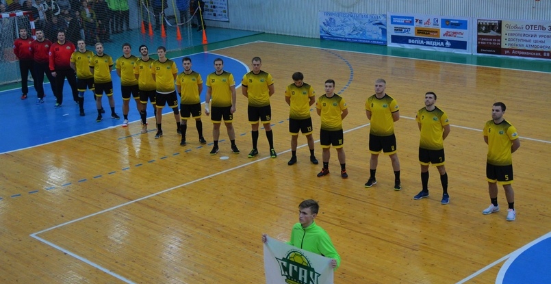 Пятнадцать гандболистов СГАУ-"Саратова" отправились в Подмосковье на спарринги с "Чеховскими Медведями"