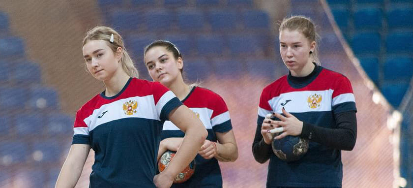 Михаил Измайлов определился с составом молодежной сборной России (U-19) на последний этап подготовки к ЧЕ-2021. В списке 21 гандболистка