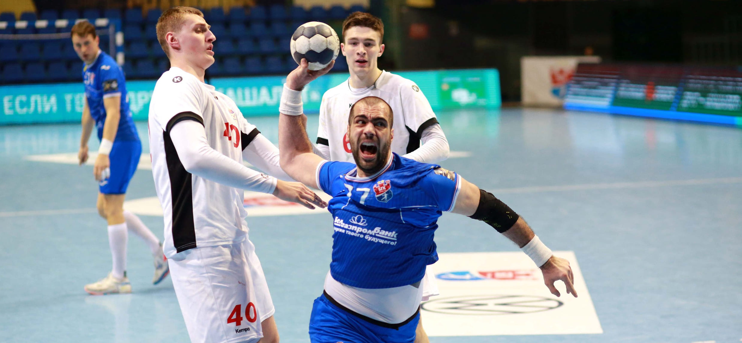 Беларусь. Источник: португальский блогер Жоао Педро Соуза сообщает, что Андрей Юринок и Владимир Враньеш летом перейдут в "Бенфику"