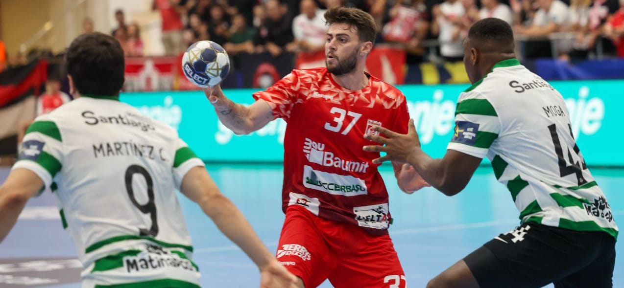 Стартовал новый сезон мужской Лиги чемпионов. В первых матчах дня победы одержали датский "Ольборг" и португальский "Спортинг"