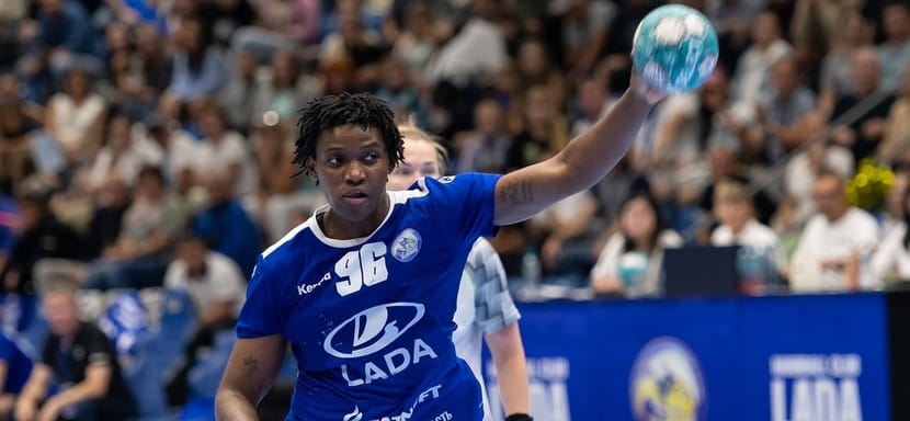 Правая полусредняя из Анголы Жоана Да Кошта признана лучшим игроком тольяттинской "Лады" в сентябре