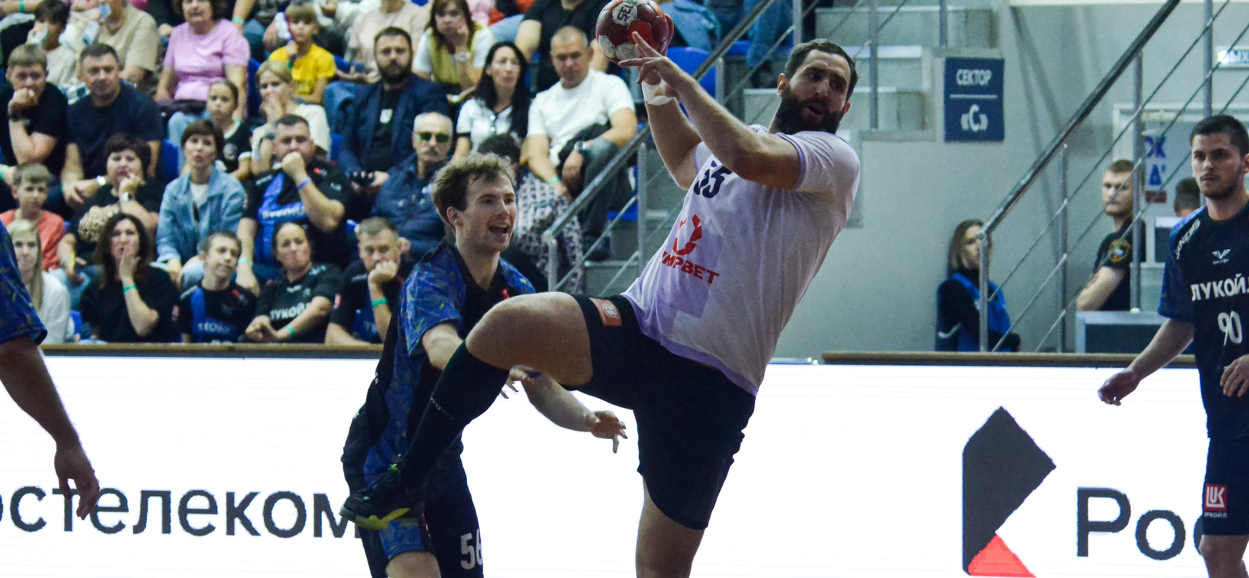 В российской мужской Суперлиге "Чеховские медведи" принимают сегодня "Виктор", а ЦСКА — команду "Динамо-Сунгуль"