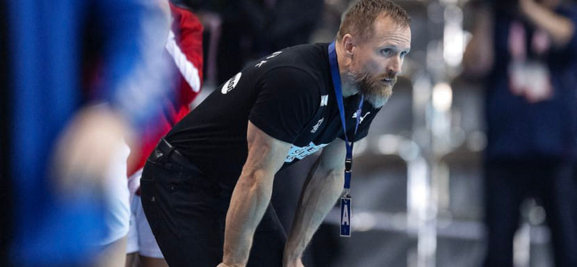 Дания. Клавс Бруун Йоргенсен отправлен в отставку с поста главного тренера "Сондерюске". В штаб включён спортивный директор Томас Могенсен