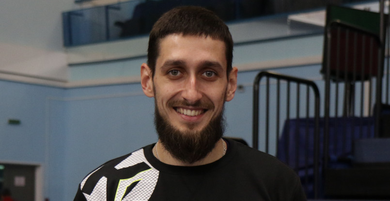 "Кубок губернатора". Голкипер "Чеховских Медведей" Дмитрий Павленко стал MVP турнира и получил подарок ручной работы от болельщиков