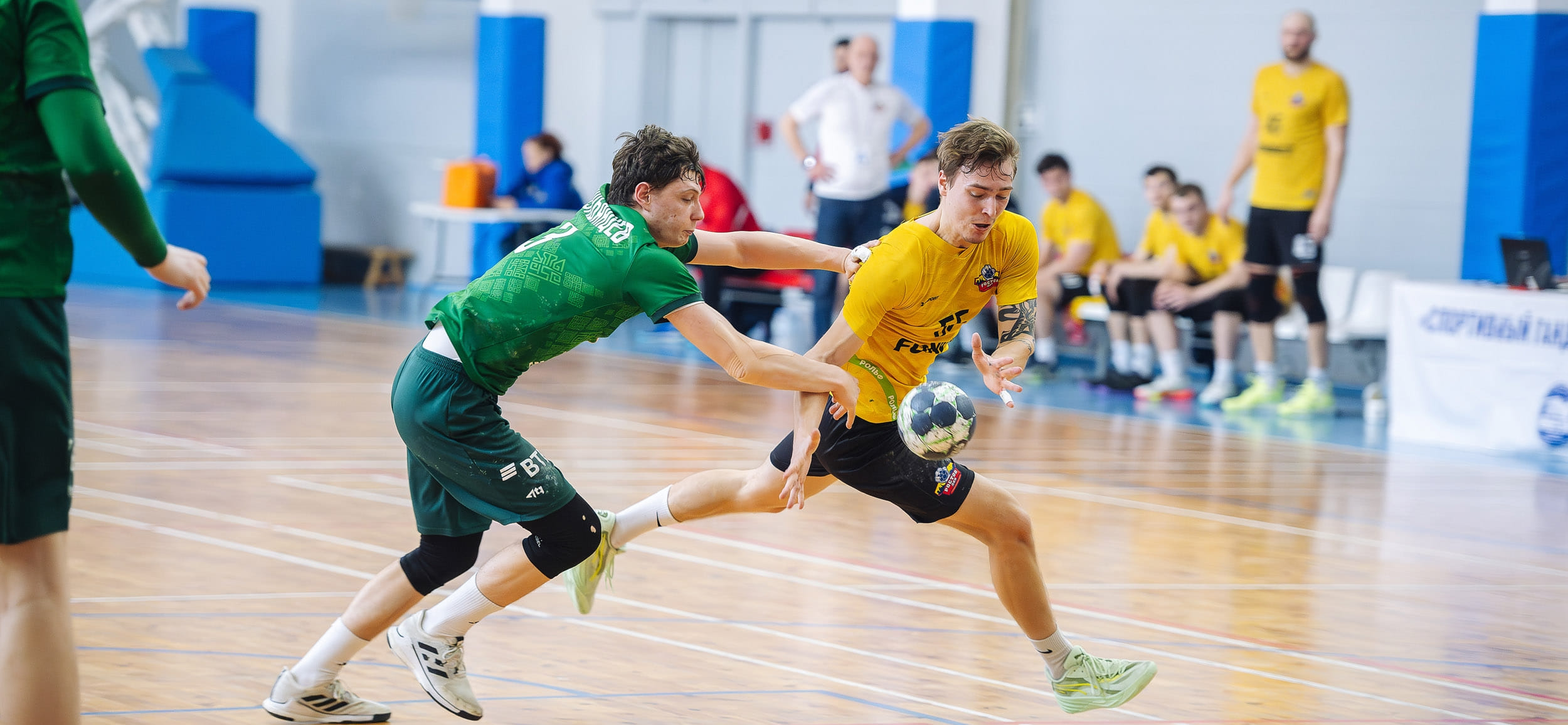 "Ростов-Дон" поквитался с "Акбузатом" за поражение накануне, забросив 41 мяч, "Зилант" в Белгороде отметился 53 голами