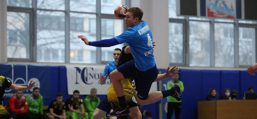 Суперлига. Очередная серьезная травма в "Неве": у разыгрывающего и капитана Павла Кунгурова разрыв крестообразных связок колена