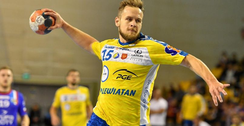 Польша. Реабилитация левого крайнего "Виве" Матеуша Яхлевского идет согласно плану (ВИДЕО)