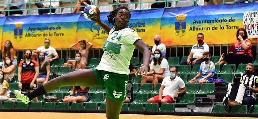 Marca: линейная сборной Испании и "Эльче" 20-летняя Лиза Тчаптчет в ближайшее время станет игроком норвежского "Кристиансанда"