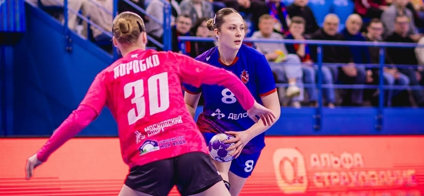 В стартовом матче субботы в женском чемпионате России ЦСКА в московском дерби добился уверенной победы над "Лучом"