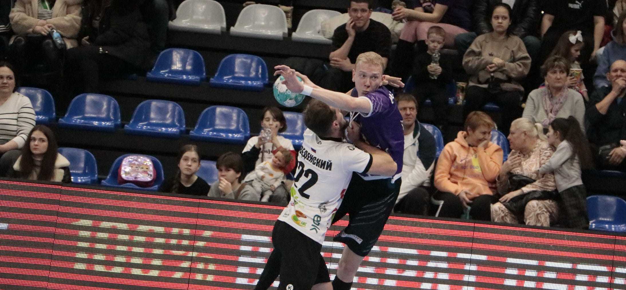 Olimpbet Суперлига. Чеховцы за 17 минут победили "Каустик". Черноволенко с "Виктором" не проигрывает