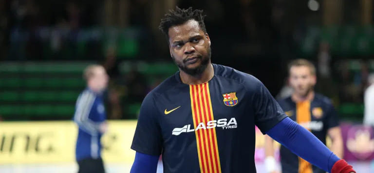 Испания. Седрик Сорендо: "Когда я пришел в "Барселону", был застенчивым, не знал испанского языка. Но в меня поверили и поддержали"