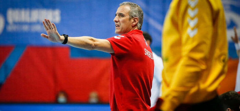 ЧЕ-2022. Тони Херона: "Постояльцы отеля ходят без масок. Некоторые гандболисты, конечно же, заразились! Как мы собираемся играть?"