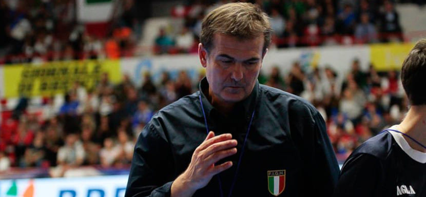 Экс-главный тренер сборной Италии Риккардо Триллини возглавил "Олимпиакос". Он сменил во главе греческой команды Желько Бабича