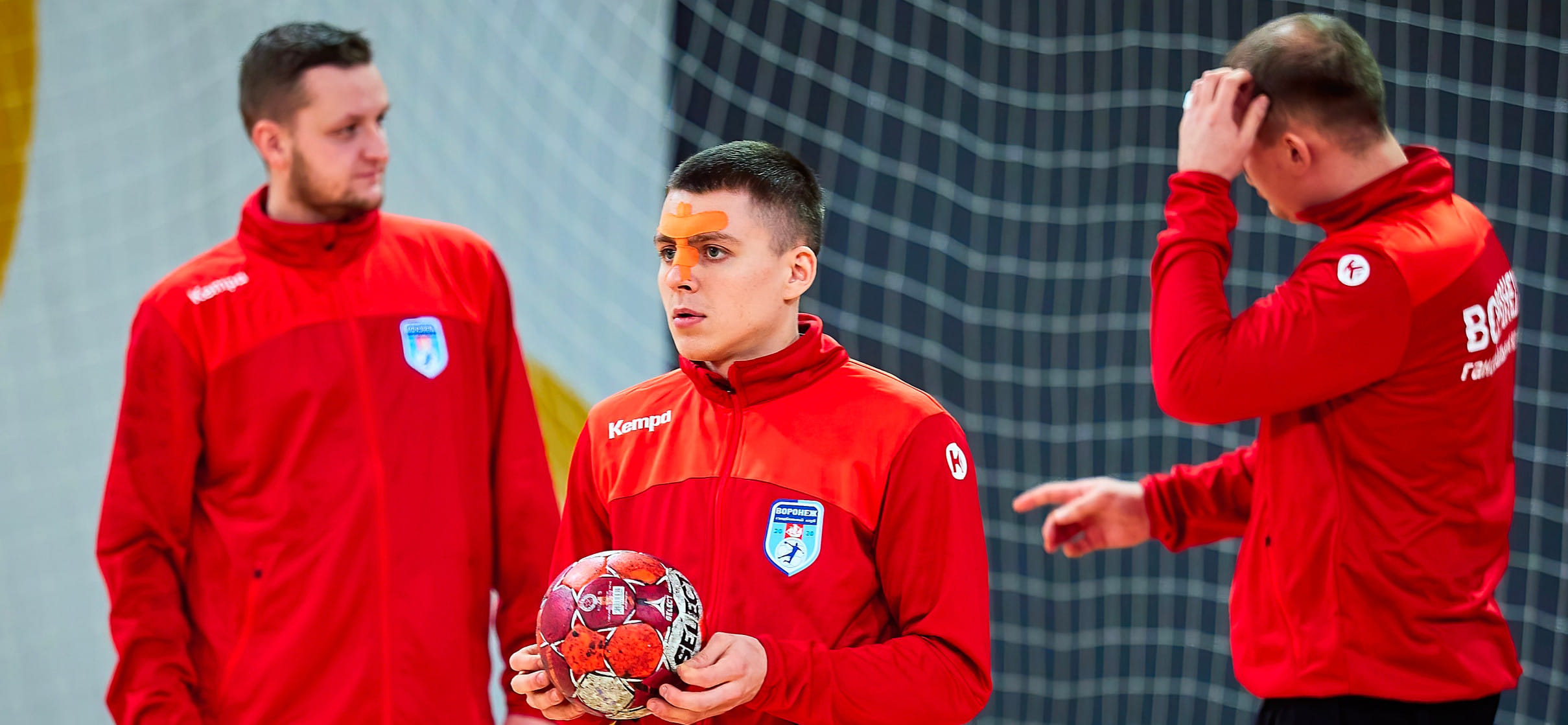 Высшая лига. "Воронеж" на домашней площадке нанёс поражение лидирующему "Каустику". МССУОР №2 - "Академия" разгромило "Динамо"-СШОР