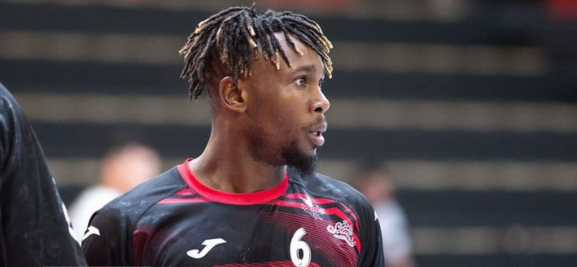 Франция. Правый крайний "Иври" Теофиль Косс продолжит карьеру в "Ренне"