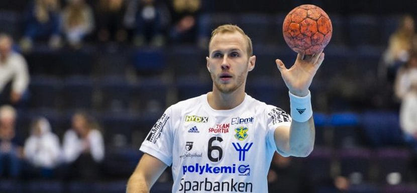 Швеция. Один из лидеров мужского чемпионата "Истад" продлил контракт с правым крайним Якобом Нюргреном еще на четыре года