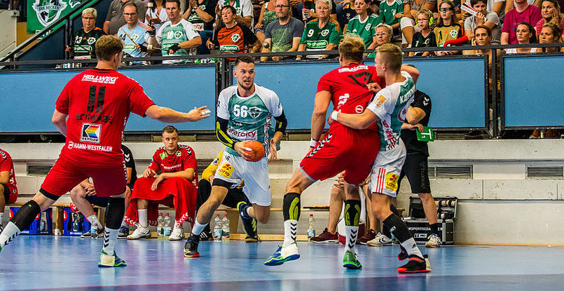 Бундеслига. "Ганновер" продлил контракт с левым полусредним Ханнесом Файзе