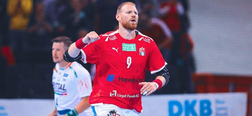 Бундеслига. Мануэль Шпет, 36-летний одноклубник Азата Валиуллина по "Гамбургу", объявил о скором окончании игровой карьеры